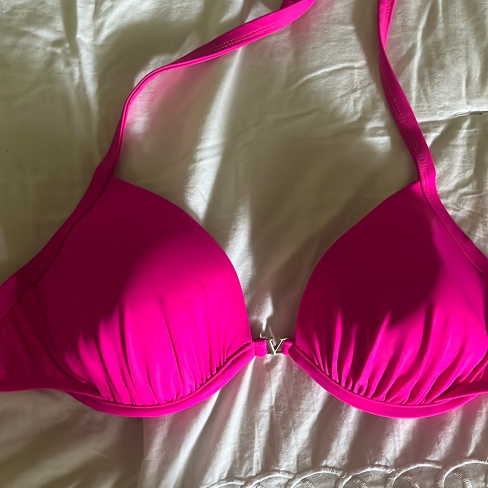 Venus hot pink underwire bikini top size C new